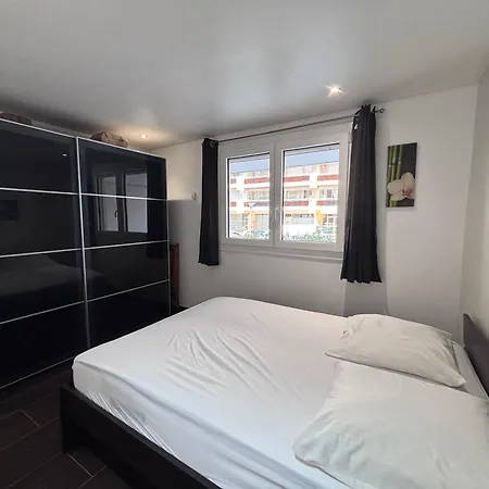 Spacieux F2 Climatise Proche De La Appartement *